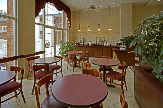 Baymont By Wyndham Warrenton Hotel Bagian luar foto