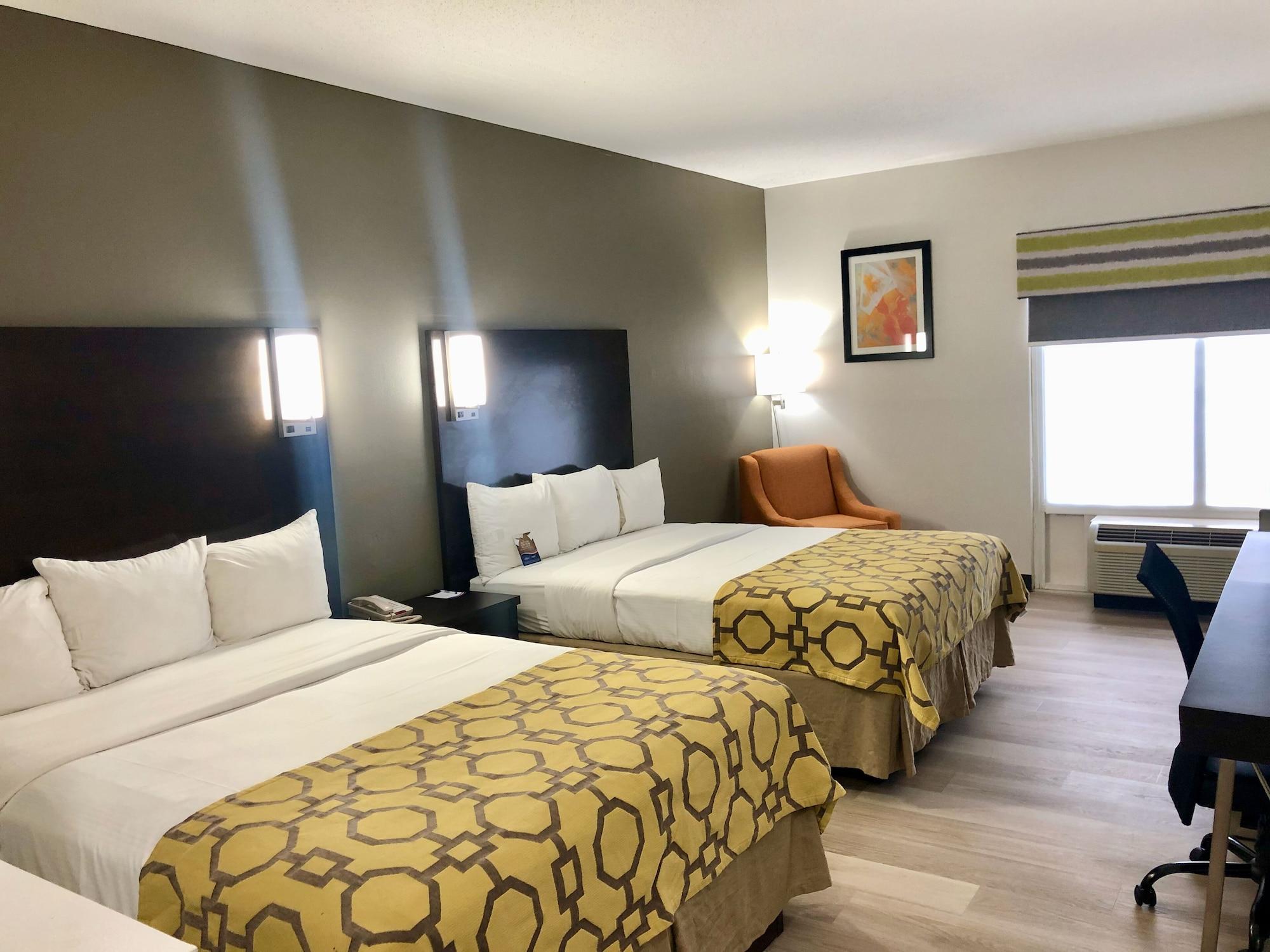 Baymont By Wyndham Warrenton Hotel Bagian luar foto