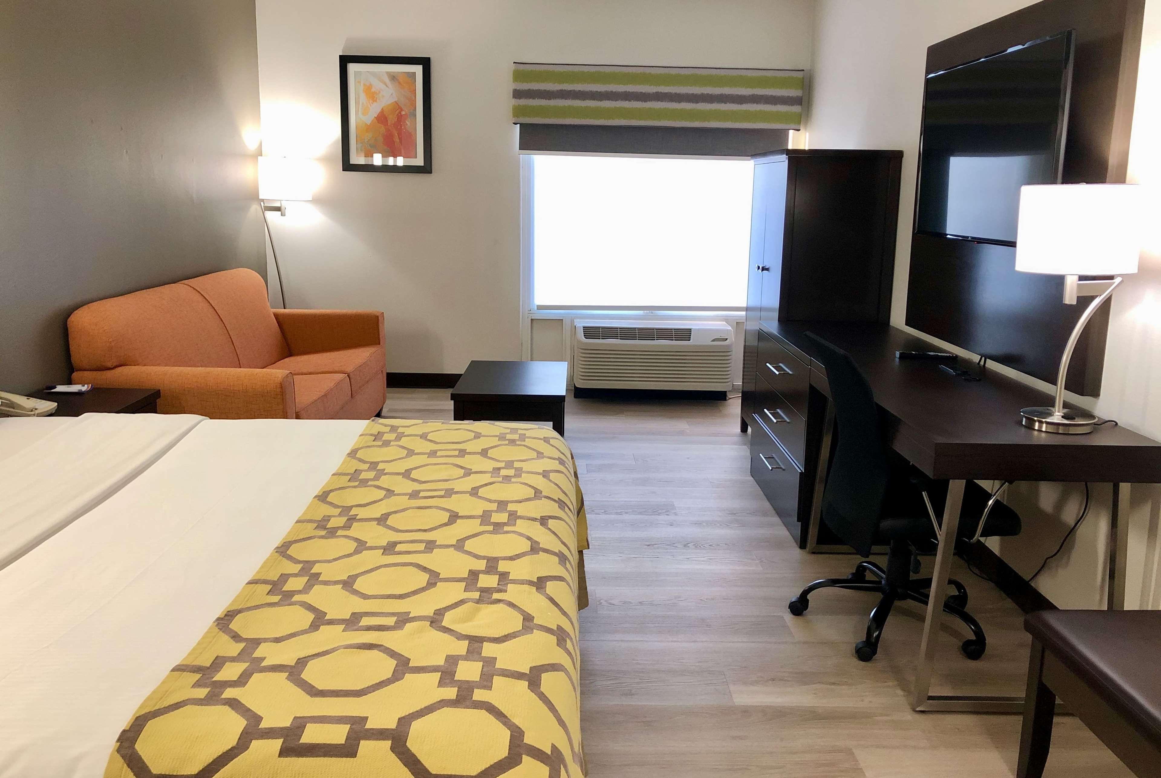 Baymont By Wyndham Warrenton Hotel Bagian luar foto