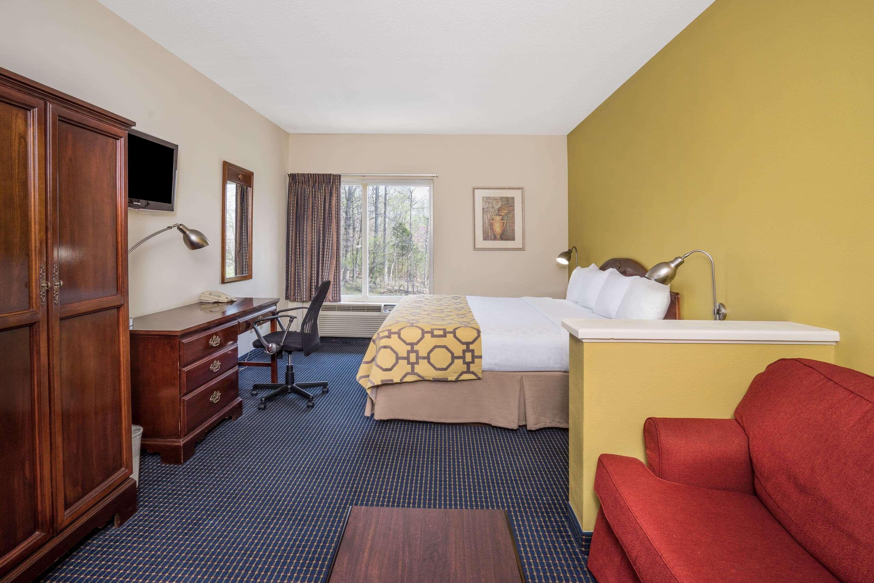 Baymont By Wyndham Warrenton Hotel Bagian luar foto