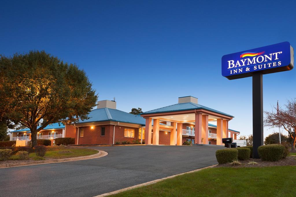 Baymont By Wyndham Warrenton Hotel Bagian luar foto