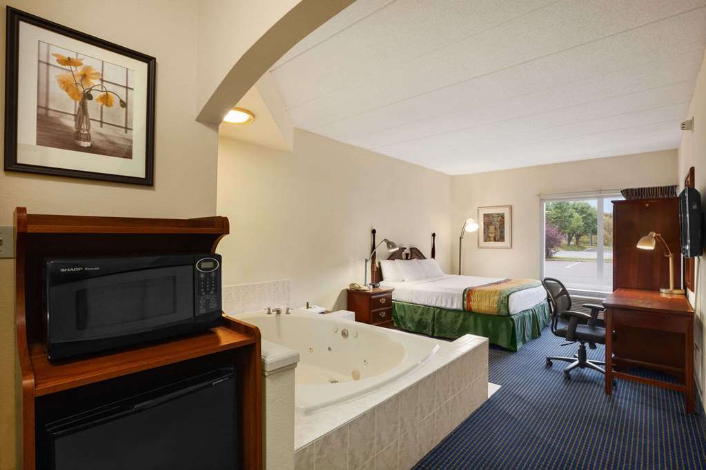 Baymont By Wyndham Warrenton Hotel Ruang foto